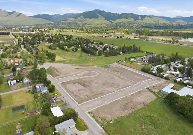 1st image of 4005 North Ave W, Missoula, MT 59804 | MLS# 30073318
