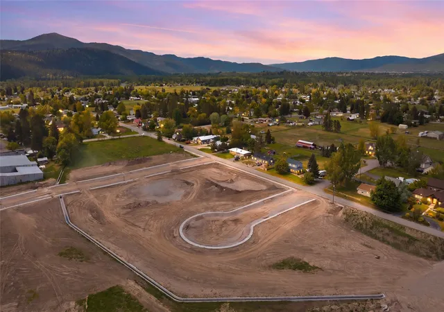 2nd image of 4005 North Ave W, Missoula, MT 59804 | MLS# 30073318
