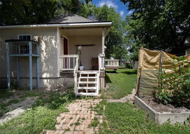 Photo 4 of Single family home for sale at 806 1st Avenue SW, Great Falls, MT 59404 | MLS# 30074451 | Listing updated on 2026-07-10