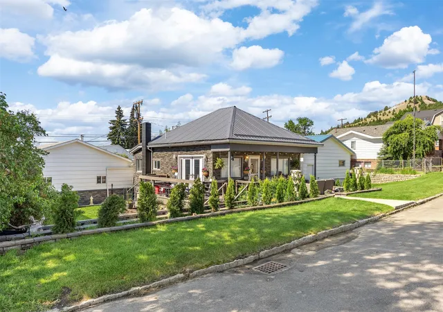 2nd image of 906 Zarelda St, Butte, MT 59701 | MLS# 30074595