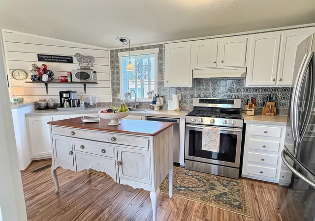 Photo 1 of Single family home for sale at 110 E Evergreen Dr, Kalispell, MT 59901 | MLS# 30074707 | Listing updated on 2026-08-28