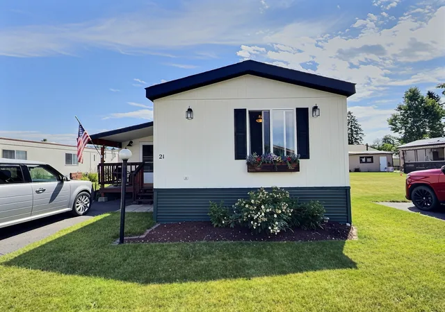 Photo 5 of Single family home for sale at 110 E Evergreen Dr, Kalispell, MT 59901 | MLS# 30074707 | Listing updated on 2026-08-28