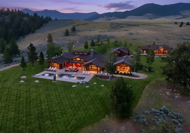3rd image of 799 Lord Byron Trl, Hamilton, MT 59840 | MLS# 30074716