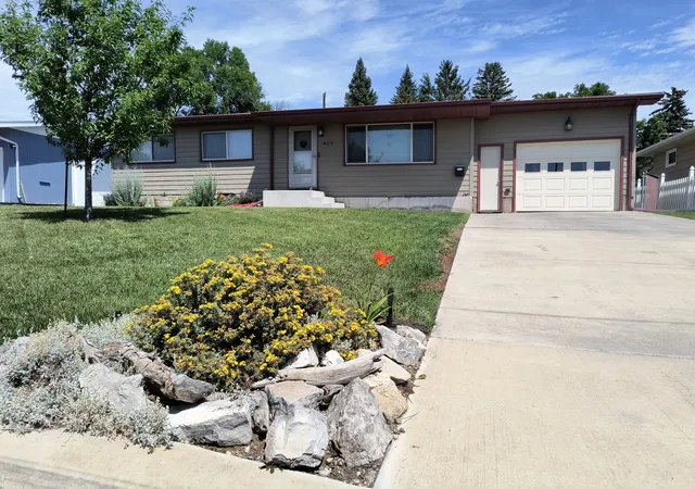 Homes for sale in Great Falls, MT | 1403 10th Ave Nw, Great Falls, MT 59404 | MLS# 30074850