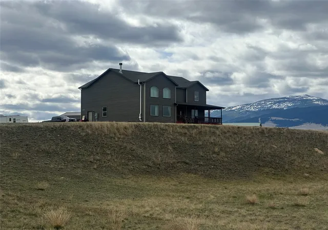 Homes for sale in East Helena, MT | 5759 3D Dr, East Helena, MT 59635 | MLS# 30074405