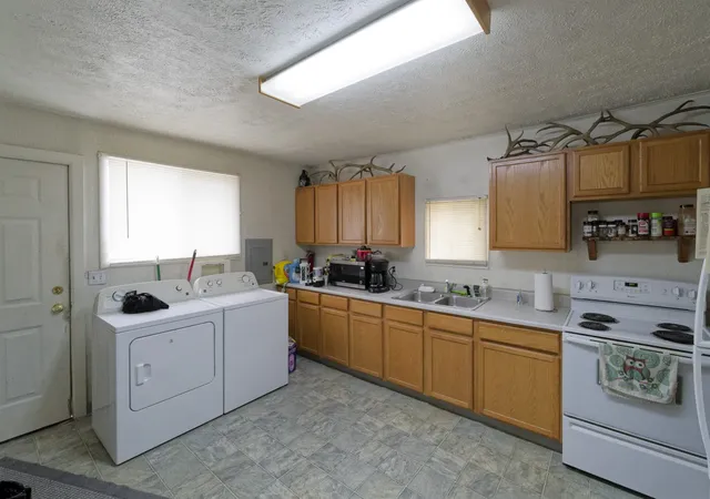 2nd image of 2412 Farrell St, Butte, MT 59701 | MLS# 30074951