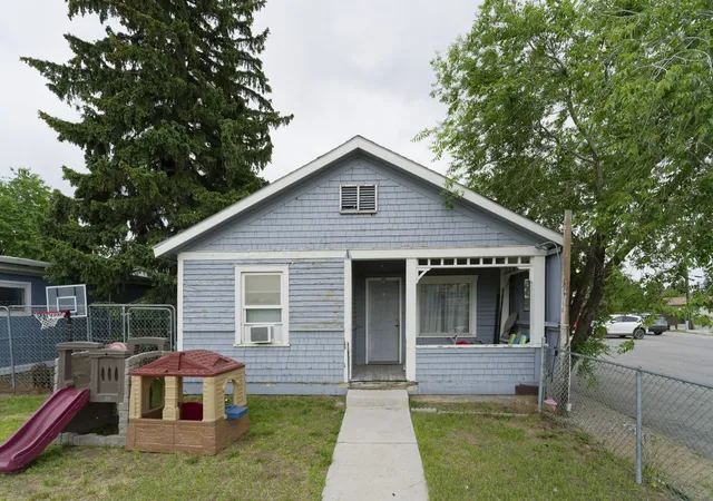 4th image of 2412 Farrell St, Butte, MT 59701 | MLS# 30074951