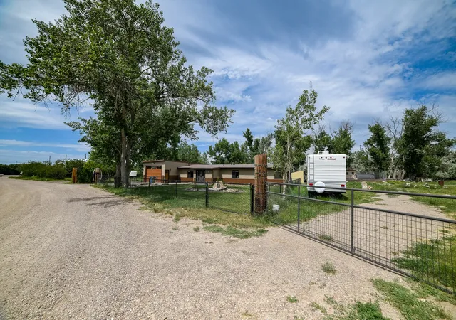 2nd image of 1029 Suburban Dr, Great Falls, MT 59404 | MLS# 30074918