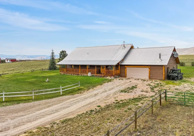 Homes for sale in Helena, MT | 5824 Racehorse Loop, Helena, MT 59602 | MLS# 30074375
