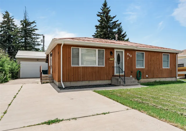 Homes for sale in Great Falls, MT | 912 Avenue C Nw, Great Falls, MT 59404 | MLS# 30074928