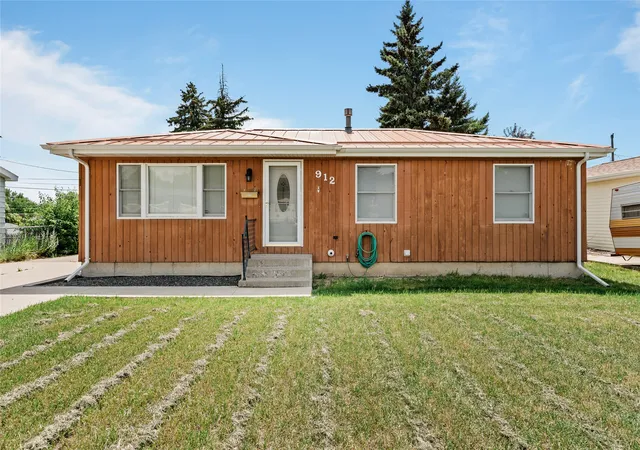 Homes for sale in Great Falls, MT | 912 Avenue C Nw, Great Falls, MT 59404 | MLS# 30074928