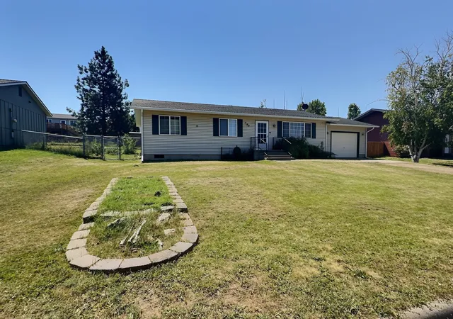 Photo 2 of Single family home for sale at 305 19th Avenue W, Polson, MT 59860 | MLS# 30075070 | Listing updated on 2026-08-28