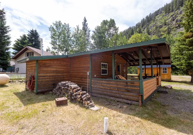 16th image of 635 N Main St, Neihart, MT 59465 | MLS# 30075112