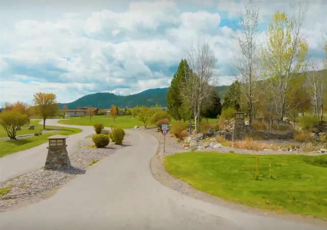 4th image of 9555 Royal Coachman Dr, Missoula, MT 59808 | MLS# 30075170