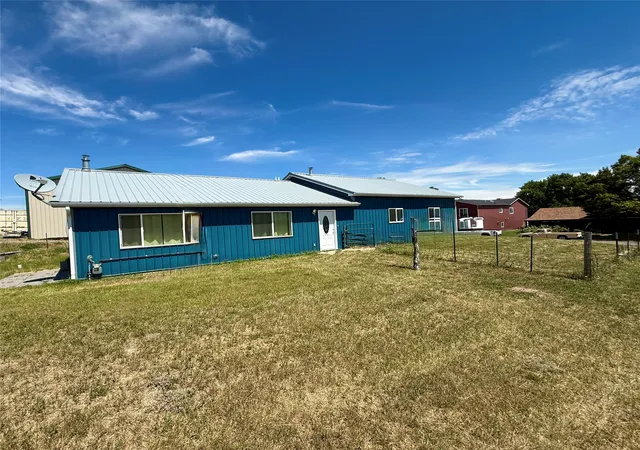 Homes for sale in Cascade, MT | 317 3rd St S, Cascade, MT 59421 | MLS# 30074543