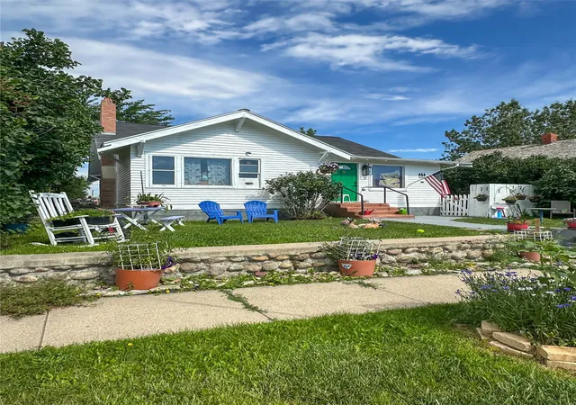 1st image of 18 2nd Ave Se, Cut Bank, MT 59427 | MLS# 30075214