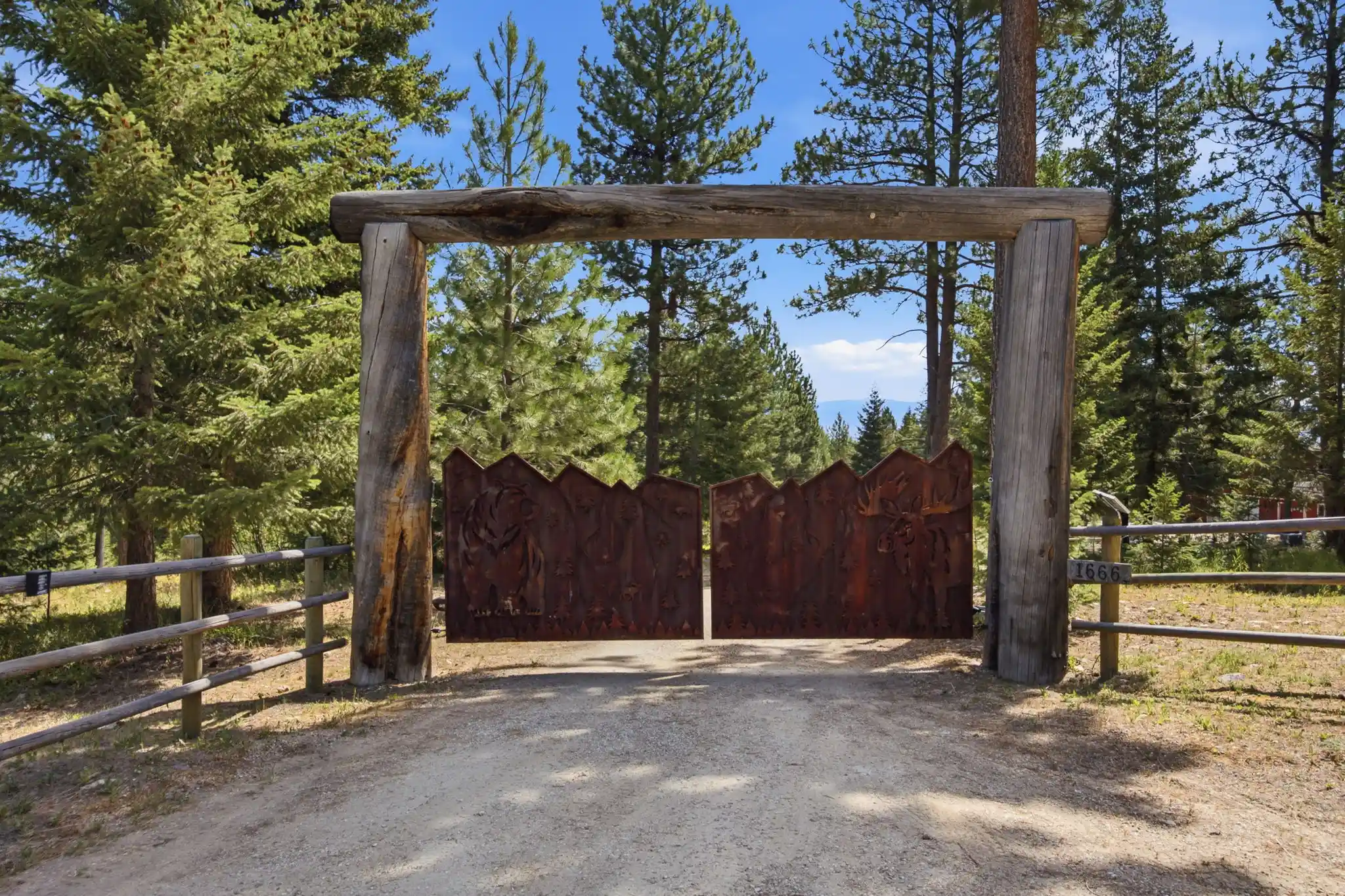 Photo 1 of Single family home for sale at 1666 Bear Face & Elizabeth Ln, Victor, MT 59875 | MLS# 30075269 | Listing updated on 2026-10-11