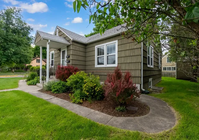 3rd image of 1715 Gerald Ave, Missoula, MT 59801 | MLS# 30072183