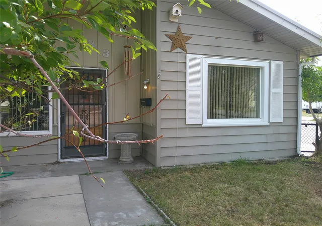 Photo 2 of Single family home for sale at 423 Alder St, Anaconda, MT 59711 | MLS# 30075361 | Listing updated on 2026-08-27