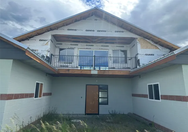 Photo 2 of Single family home for sale at 40 Lariat Loop, Thompson Falls, MT 59873 | MLS# 30075080 | Listing updated on 2026-07-22