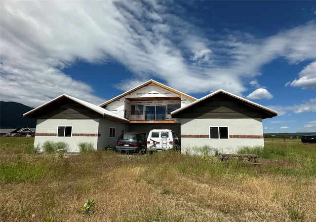 Photo 4 of Single family home for sale at 40 Lariat Loop, Thompson Falls, MT 59873 | MLS# 30075080 | Listing updated on 2026-07-22