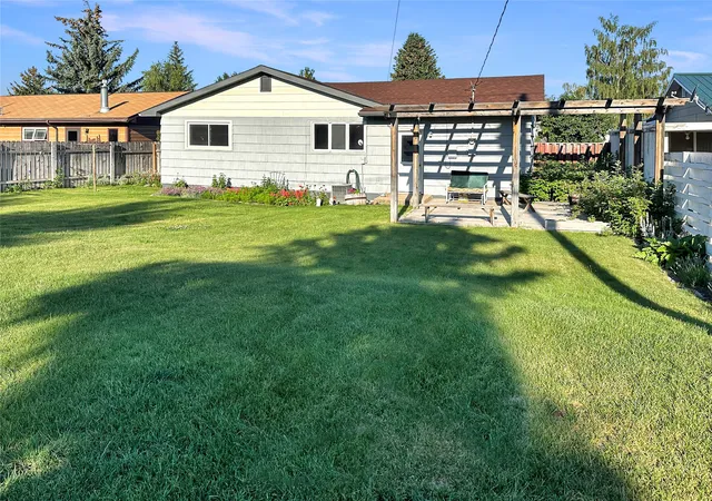 3rd image of 421 8Th Ave S, Cut Bank, MT 59427 | MLS# 30075218