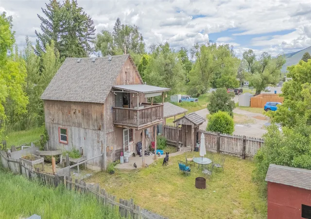 Photo 3 of Single family home for sale at 2001 27th Avenue, Missoula, MT 59804 | MLS# 30073411 | Listing updated on 2026-07-23