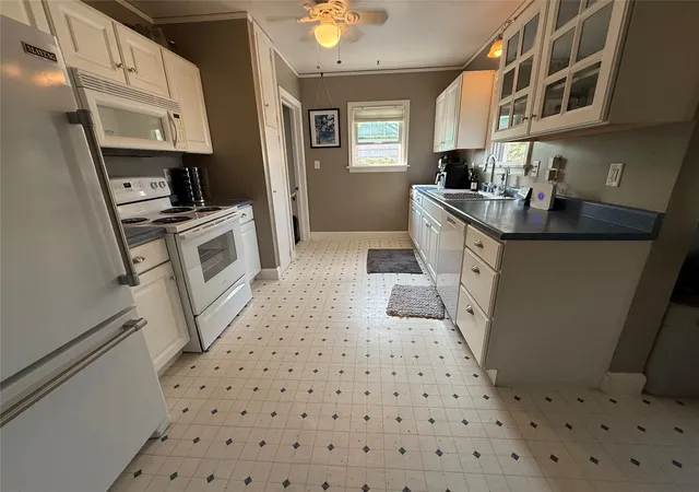 3rd image of 22 2Nd St Se, Cut Bank, MT 59427 | MLS# 30075374