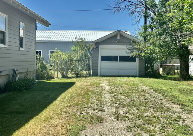 3rd image of 114 F Ave Nw, Harlowton, MT 59036 | MLS# 30075454