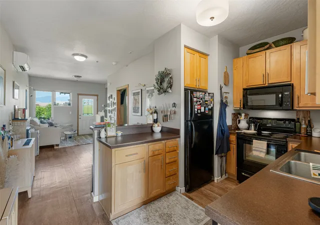 3rd image of 1335 Dakota St #5, Missoula, MT 59801 | MLS# 30075547