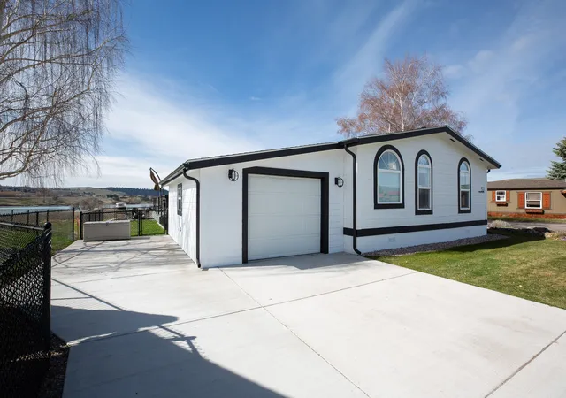 4th image of 9 Regatta Rd #53, Polson, MT 59860 | MLS# 30075565