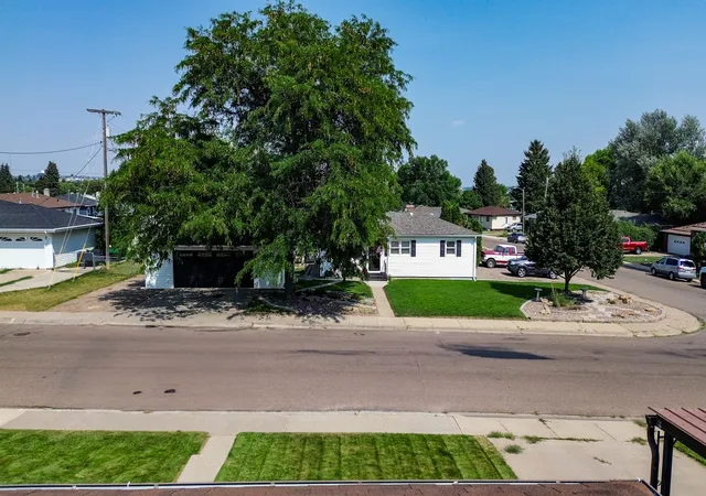 2nd image of 261 18th Ave Nw, Great Falls, MT 59404 | MLS# 30075584