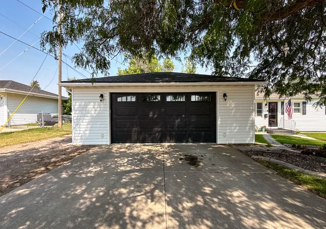 Photo 5 of Single family home for sale at 261 18th Avenue NW, Great Falls, MT 59404 | MLS# 30075584 | Listing updated on 2026-07-24