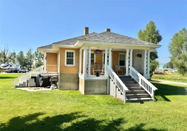 4th image of 1004 Main St, White Sulphur Springs, MT 59645 | MLS# 30075593