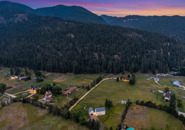 49th image of 2480 Paradise Rd, Missoula, MT 59804 | MLS# 30075692