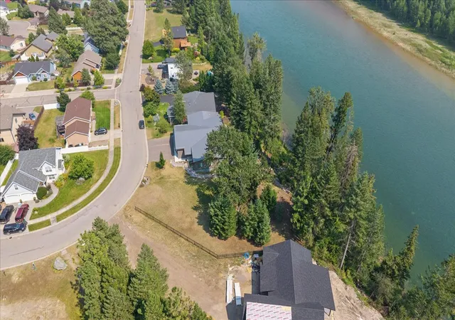 3rd image of 1530 Riparian Dr, Columbia Falls, MT 59912 | MLS# 30075522