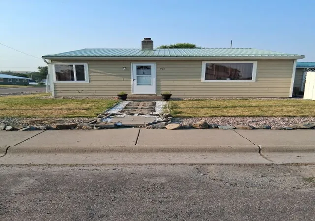 2nd image of 501 9th Ave W, Polson, MT 59860 | MLS# 30075821
