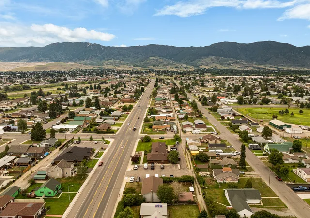 36th image of 1112 Dewey Blvd, Butte, MT 59701 | MLS# 30075830