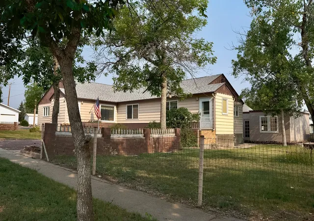 3rd image of 35 4Th St S, Sunburst, MT 59482 | MLS# 30075717