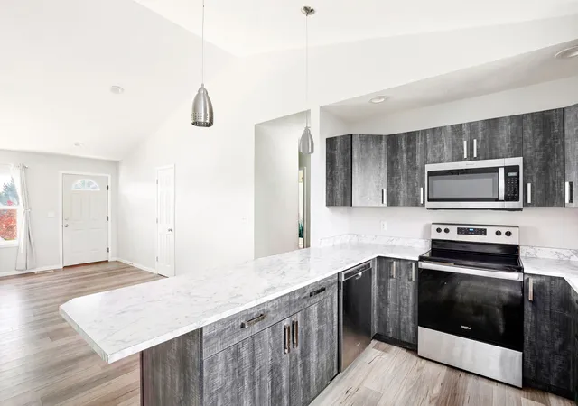 5th image of 2216 Central Ave W, Great Falls, MT 59404 | MLS# 30075845