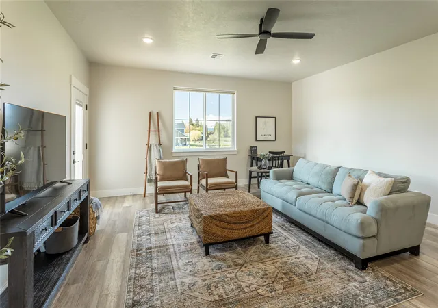 4th image of 125 Kyle Ln, Hamilton, MT 59840 | MLS# 30075960