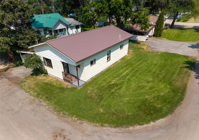 4th image of 1024 Woodville Ave, Clinton, MT 59825 | MLS# 30075808