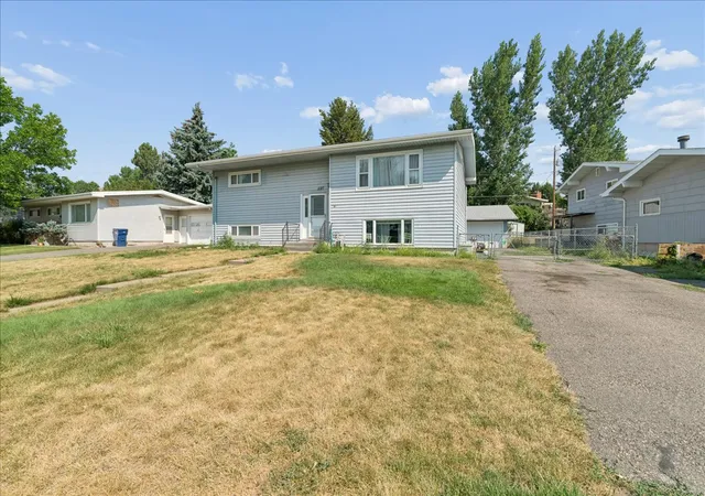 2nd image of 1127 Avenue C Nw, Great Falls, MT 59404 | MLS# 30076063