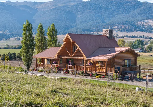 3rd image of 2374 Hamby Ln, Victor, MT 59875 | MLS# 30075520