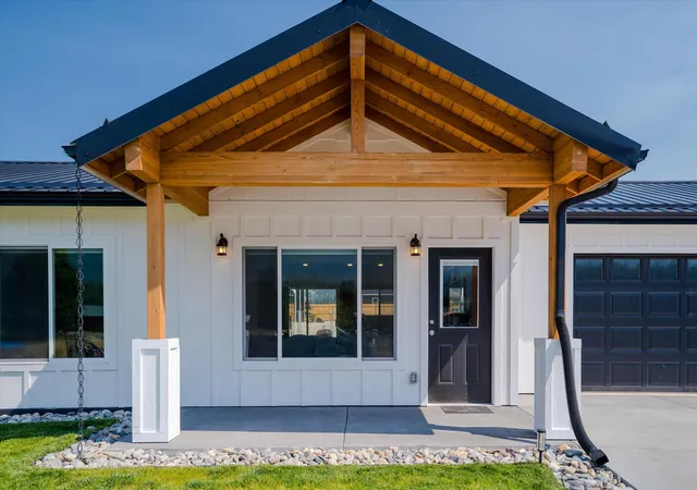 Photo 3 of Single family home for sale at 31 Moccasin Ln, Thompson Falls, MT 59873 | MLS# 30075571 | Listing updated on 2026-10-05
