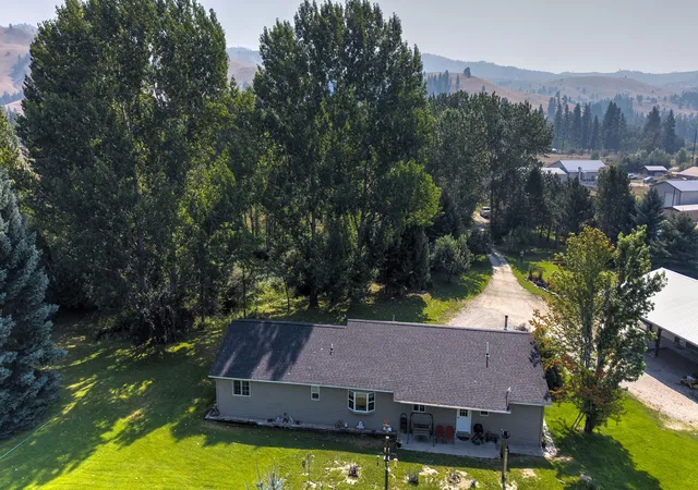 4th image of 3131 Us Hwy 93, Darby, MT 59829 | MLS# 30075936