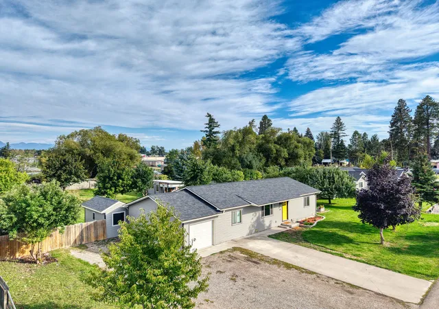 Photo 1 of Single family home for sale at 111 River Pl, Kalispell, MT 59901 | MLS# 30075941 | Listing updated on 2026-10-11
