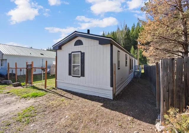 26th image of 220 3rd Ave S, Martin City, MT 59926 | MLS# 30075905