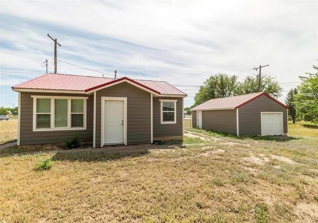 Photo 1 of Single family home for sale at 618 3rd Avenue Nw, Great Falls, MT 59404 | MLS# 30076403 | Listing updated on 2026-08-28