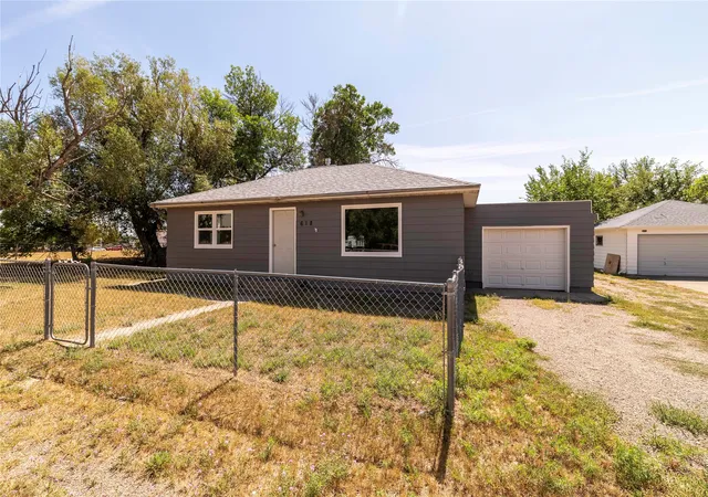 Photo 1 of Single family home for sale at 616 3rd Avenue Nw, Great Falls, MT 59404 | MLS# 30076377 | Listing updated on 2026-09-01